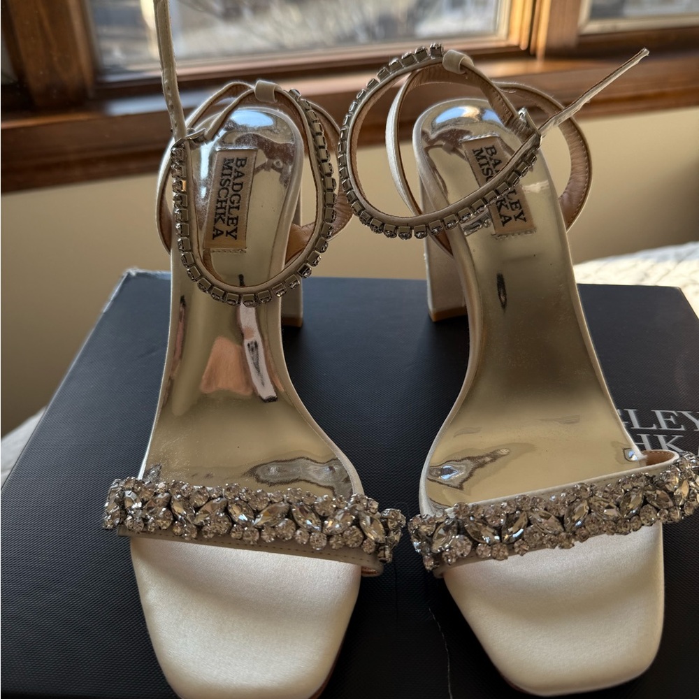 Badgley Mischka Women's Silver Heeled Sandals